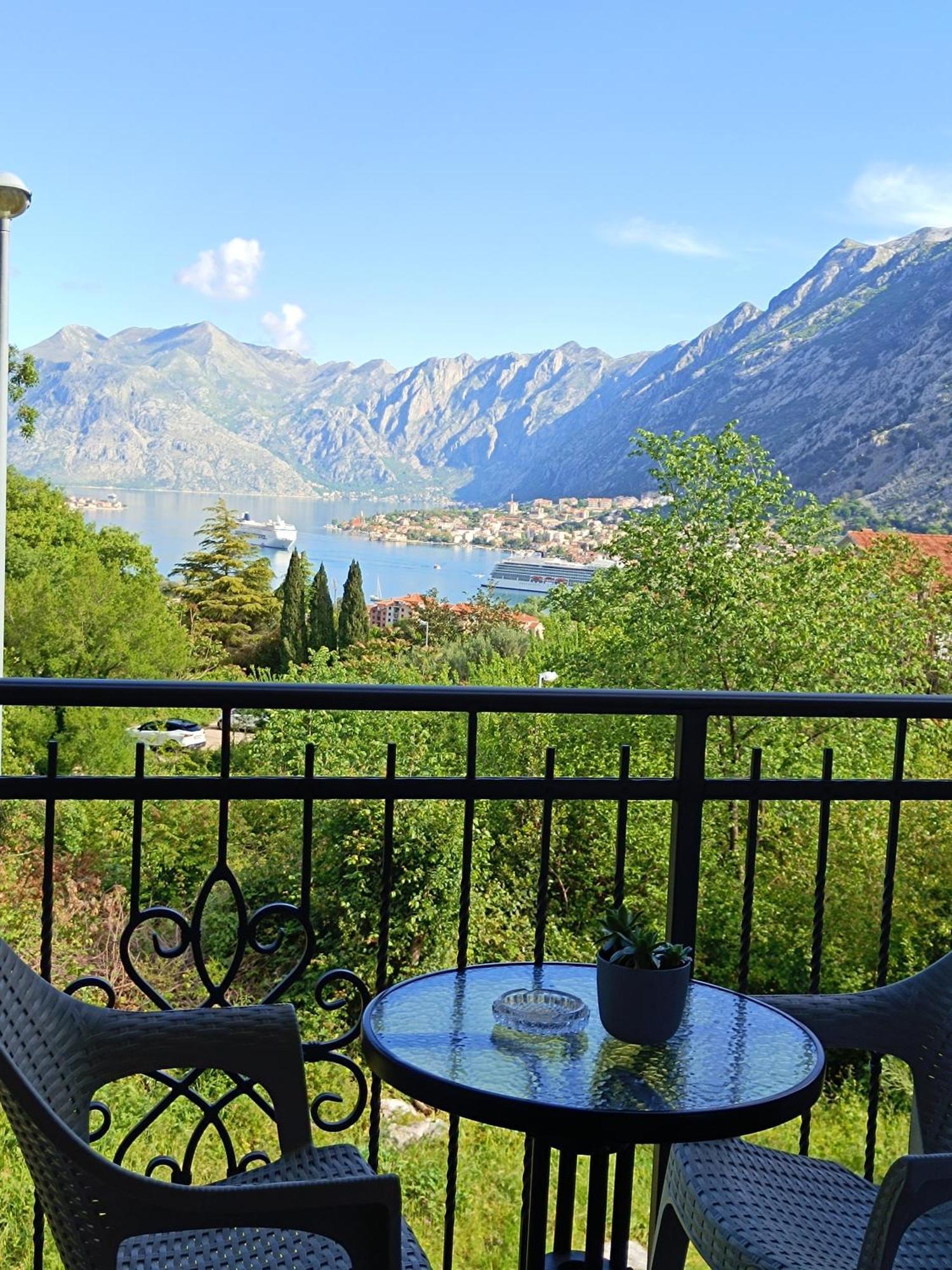 Radgost Kotor Apartments Esterno foto