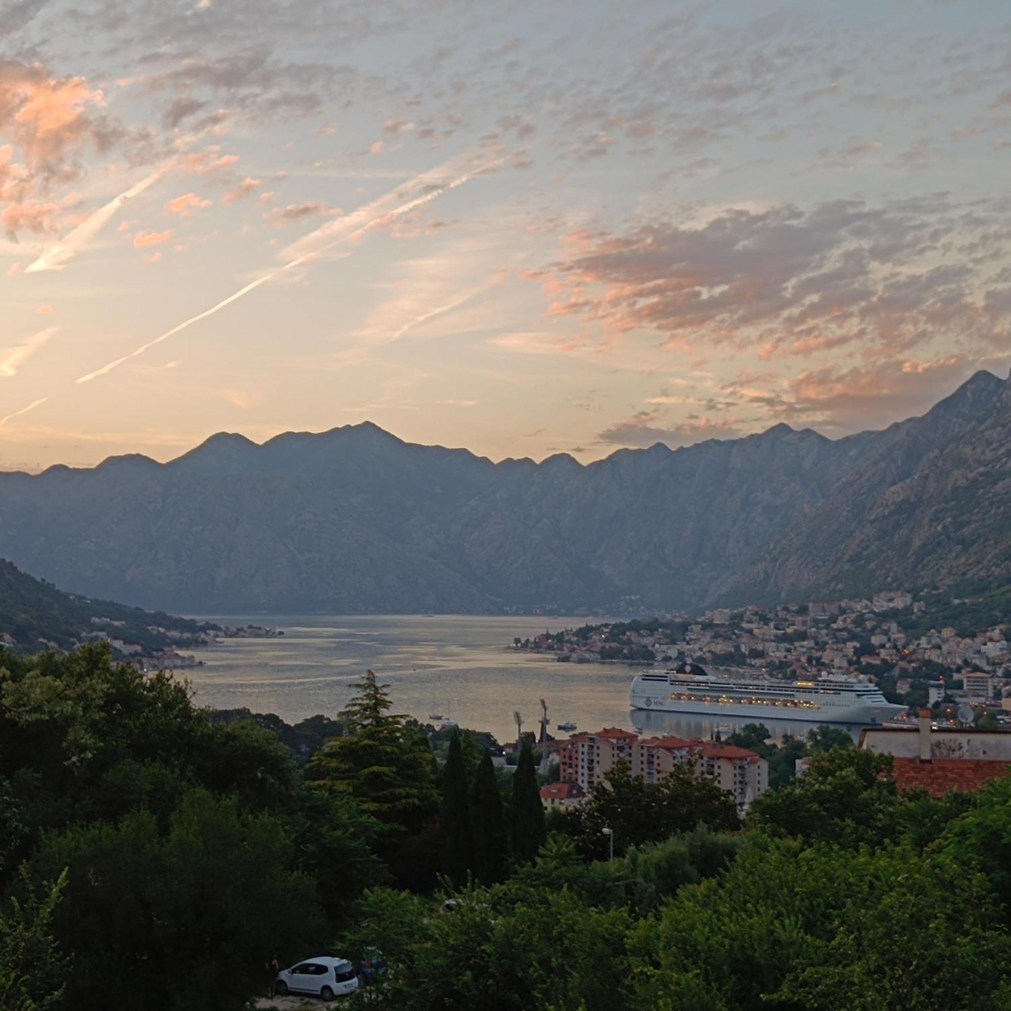 Radgost Kotor Apartments Esterno foto