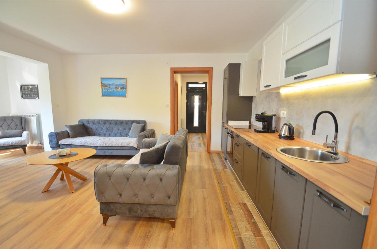 Radgost Kotor Apartments Esterno foto