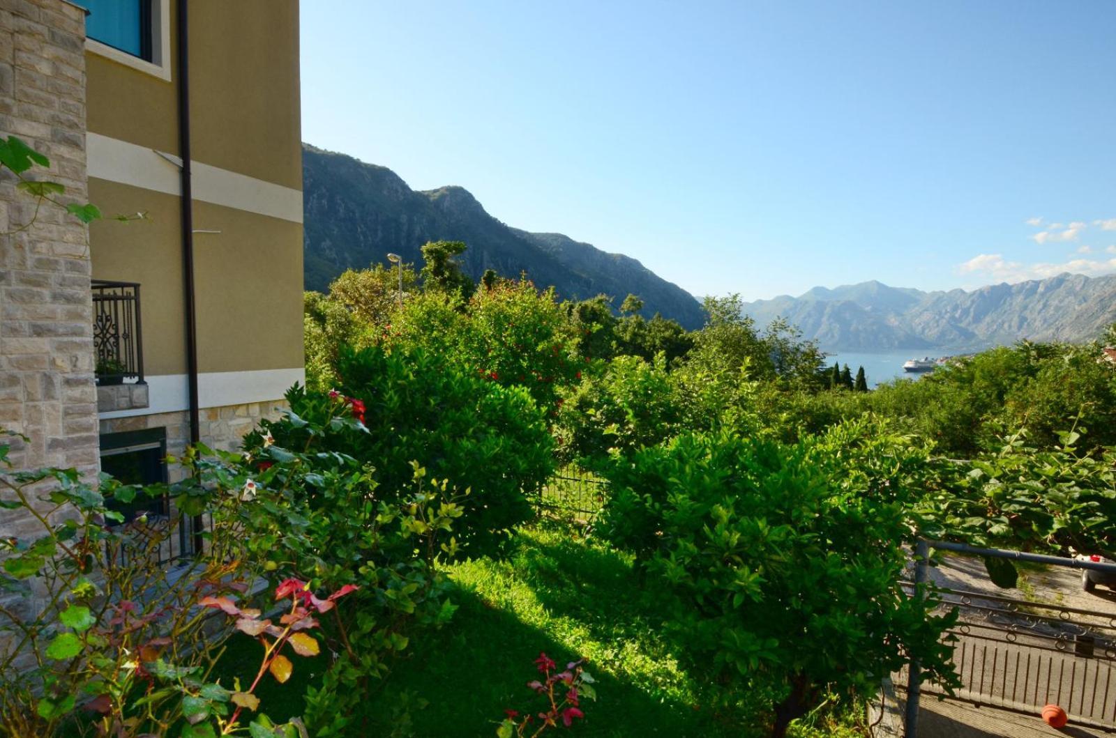 Radgost Kotor Apartments Esterno foto