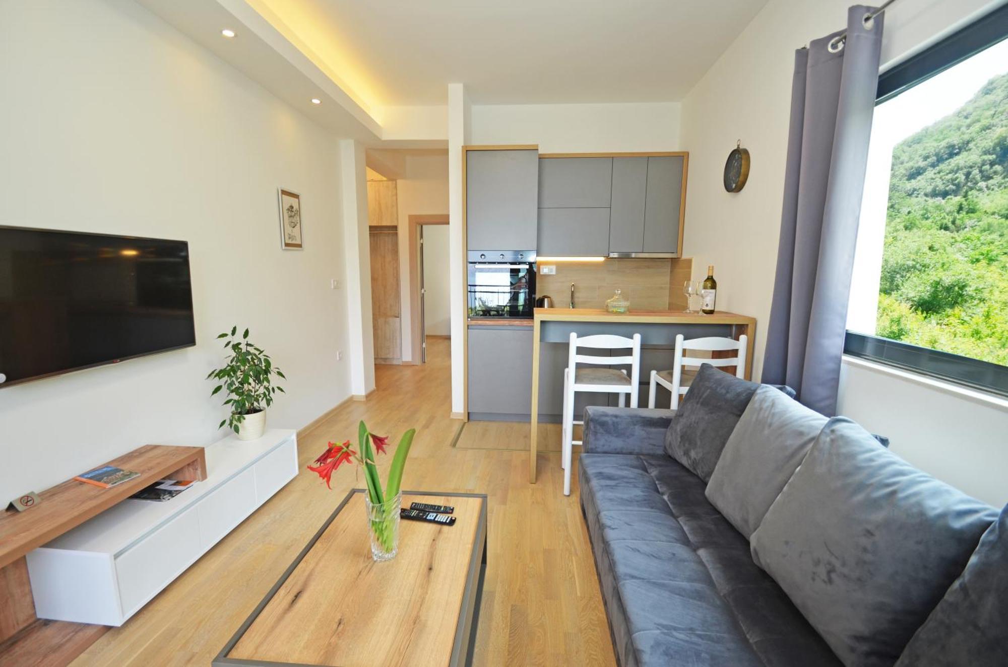 Radgost Kotor Apartments Esterno foto